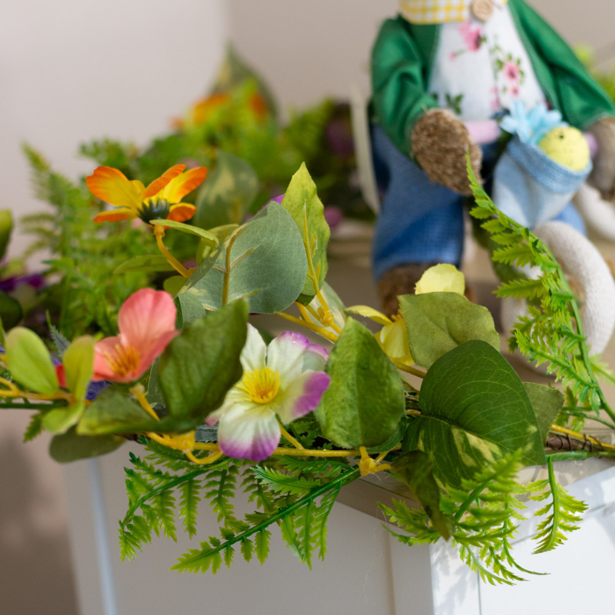 Easter floral garland with eggs 150cm - TL6805 - Image 3