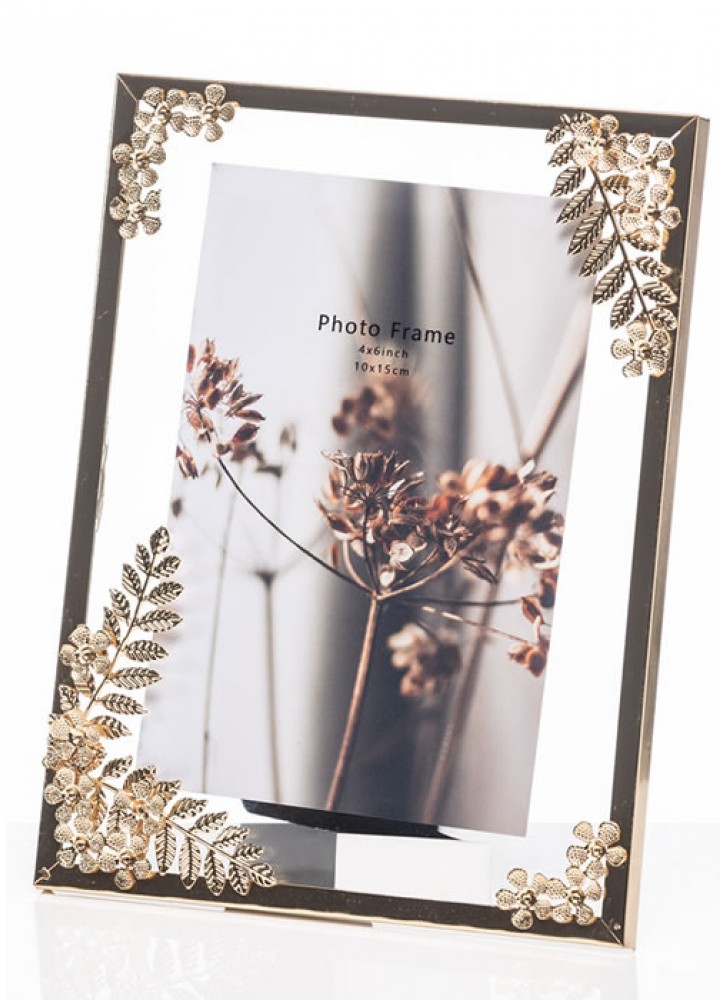 The Grange Collection Gold Flowered Photo Frame 4x6in