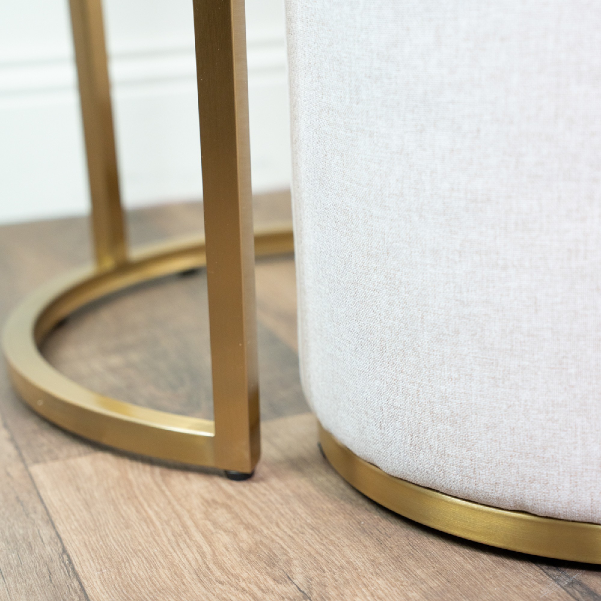Vienna marble side table and pouffe set - Image 3