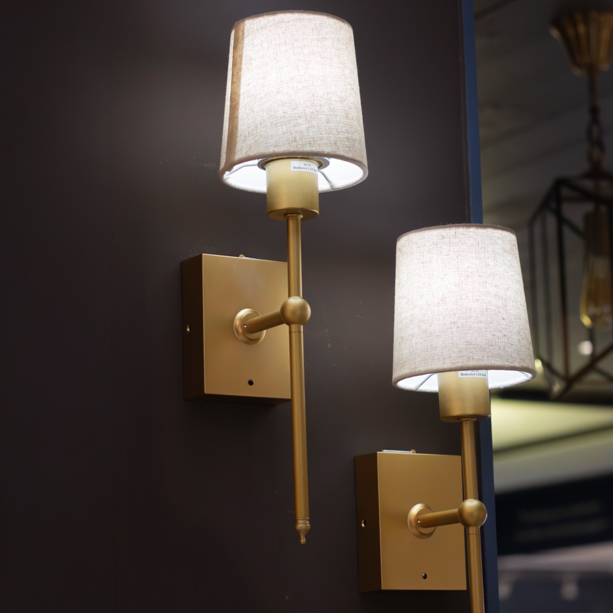 Madison set of 2 usb rechargeable wall lights - Image 3